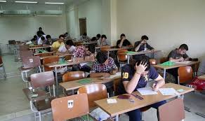  برگزاری امتحانات نهایی دانش‌آموزان به تأخیر افتاد 